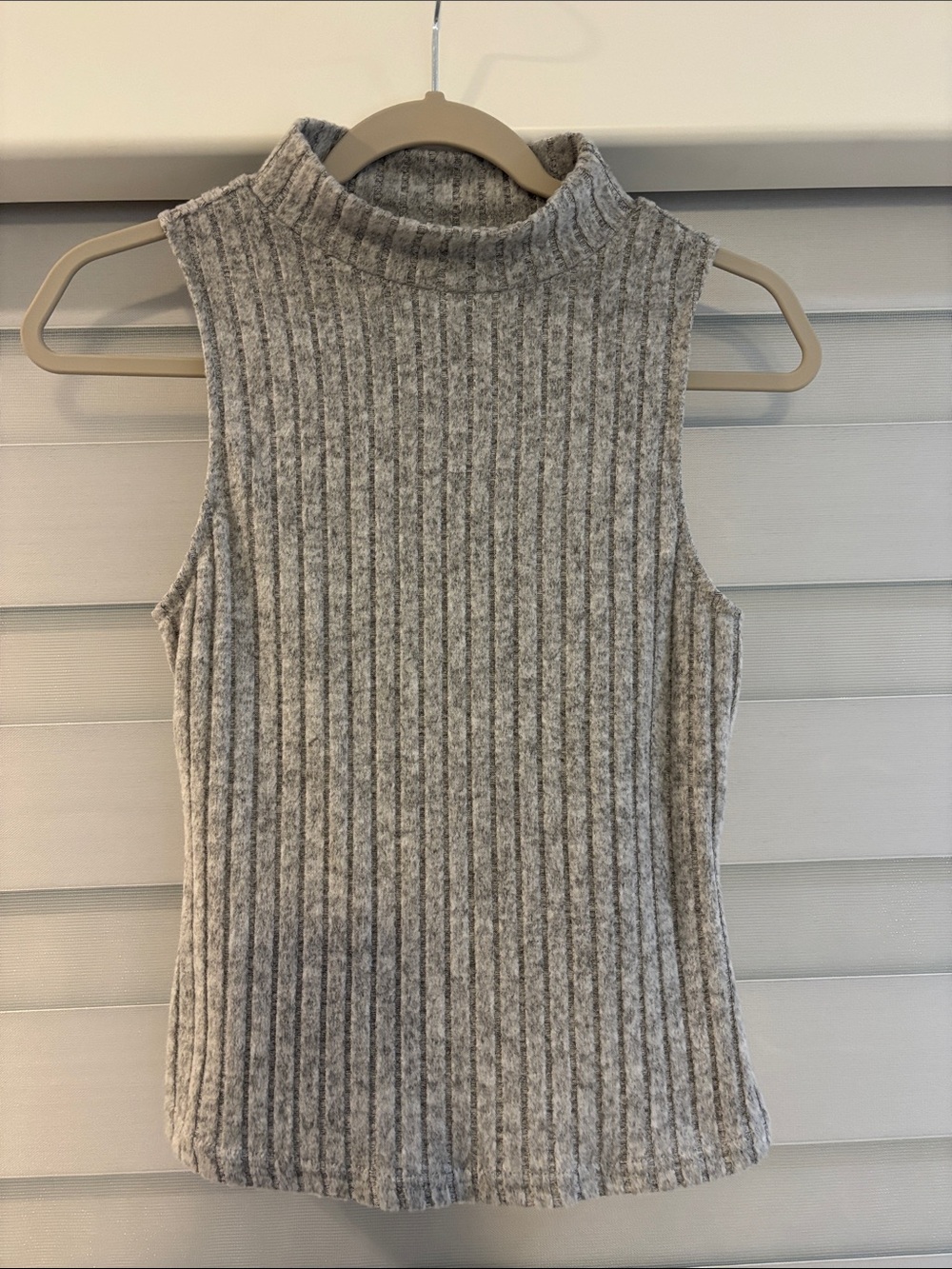 SHEIN Light Heather Gray Ribbed Sleeveless Top